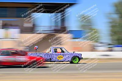 media/Sep-29-2024-24 Hours of Lemons (Sun) [[6a7c256ce3]]/StartFinish (245p-330p)/